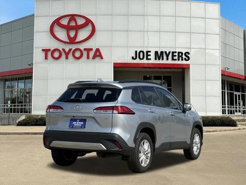 2024 Toyota Corolla Cross LE
