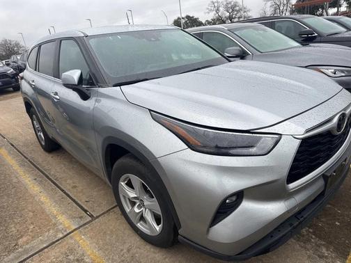 2024 Toyota Highlander LE
