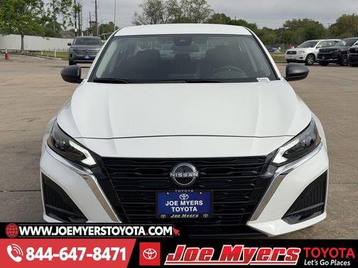 Glacier White 2025 Nissan Altima 2.5 SV