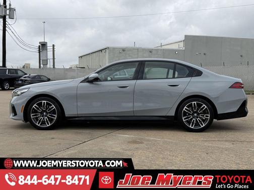 Brooklyn Grey Metallic 2026 BMW 530 xDrive