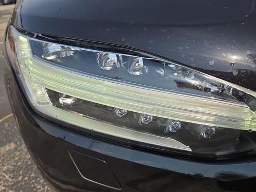 2020 Volvo XC90 T6 Momentum