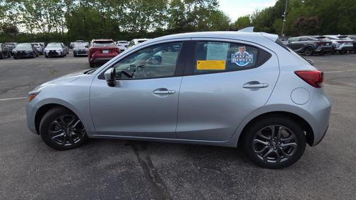 Chromium 2020 Toyota Yaris Sedan LE