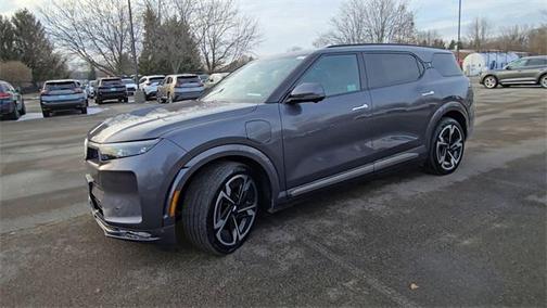2024 VinFast VF 9 Plus