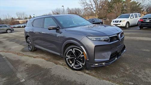2024 VinFast VF 9 Plus