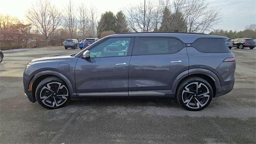 2024 VinFast VF 9 Plus