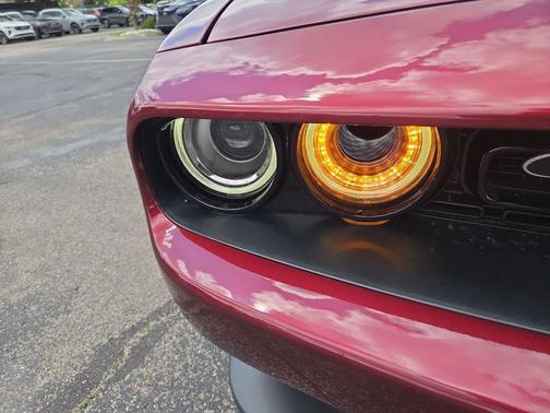 Octane Red Pearlcoat 2022 Dodge Challenger R/T Scat Pack