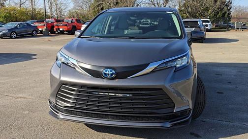 2021 Toyota Sienna LE