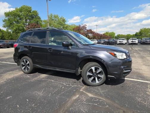 Dark Gray Metallic 2017 Subaru Forester 2.5i Limited