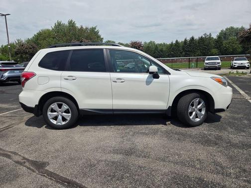 Satin White Pearl 2015 Subaru Forester 2.5i Premium