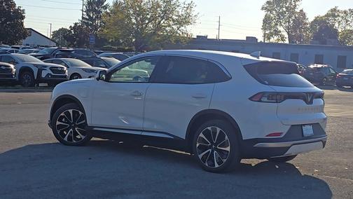 2025 VinFast VF 8 Plus