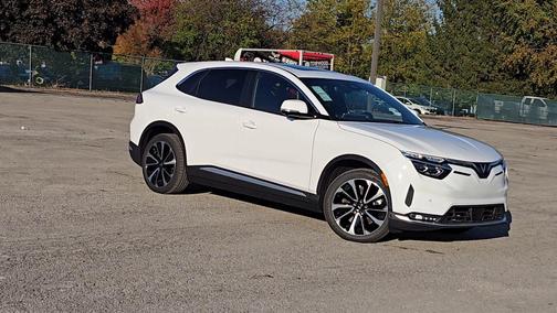 2025 VinFast VF 8 Plus