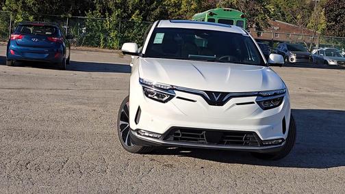 2025 VinFast VF 8 Plus