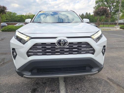Pearl 2023 Toyota RAV4 Limited