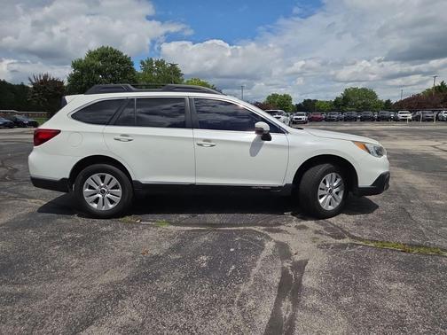 Crystal White Pearl 2017 Subaru Outback 2.5i Premium