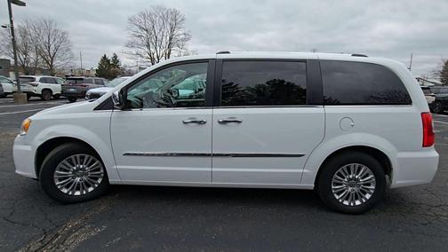 2014 Chrysler Town & Country Limited