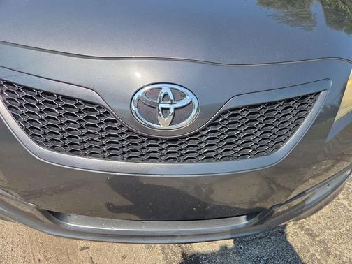 Gray 2009 Toyota Camry LE
