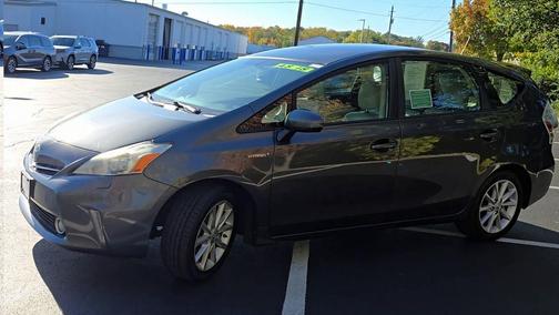 2013 Toyota Prius v Five