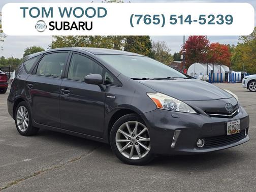 2013 Toyota Prius v Five