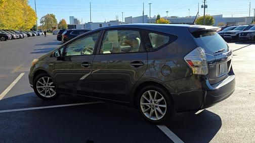 2013 Toyota Prius v Five