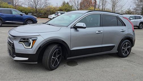2023 Kia Niro SX