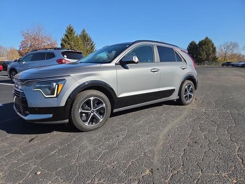 2023 Kia Niro SX