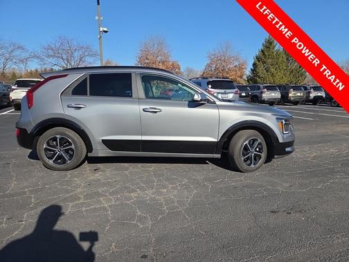 2023 Kia Niro SX