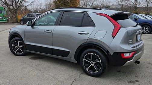 2023 Kia Niro SX