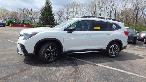 Crystal White Pearl 2025 Subaru Ascent Limited 7-Passenger