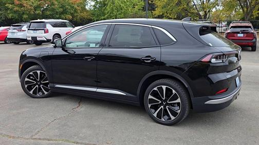 Jet Black 2025 VinFast VF 8 Plus