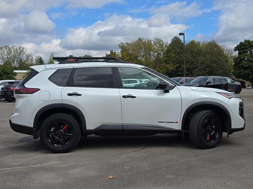 2025 Nissan Rogue Rock Creek
