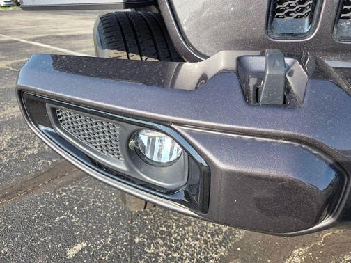 Granite Crystal Metallic Clearcoat 2021 Jeep Wrangler Unlimited Sahara