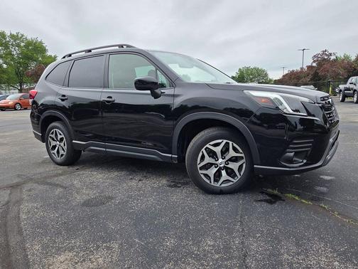 Crystal Black Silica 2023 Subaru Forester Premium