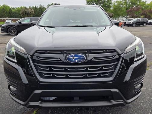 Crystal Black Silica 2023 Subaru Forester Premium