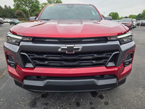 Radiant Red Tintcoat 2024 Chevrolet Colorado LT