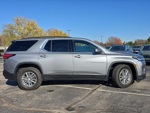 2023 Chevrolet Traverse LT