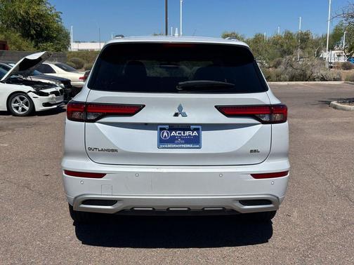 White Diamond 2023 Mitsubishi Outlander SEL