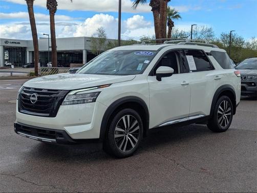 2023 Nissan Pathfinder Platinum FWD
