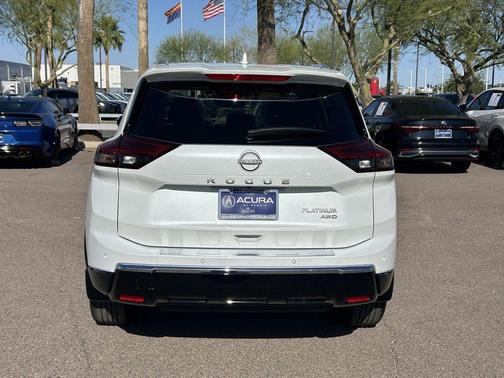 Everest White Pearl Tricoat 2026 Nissan Rogue Platinum
