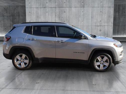 Billet Silver Metallic Clearcoat 2022 Jeep Compass Latitude