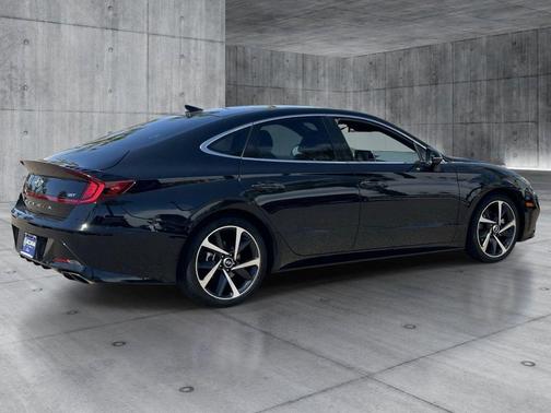 Phantom Black 2021 Hyundai SONATA SEL Plus
