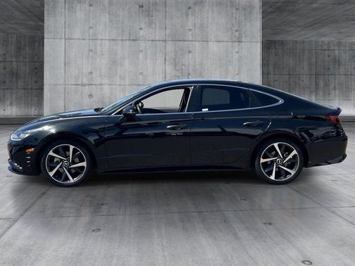 Phantom Black 2021 Hyundai SONATA SEL Plus
