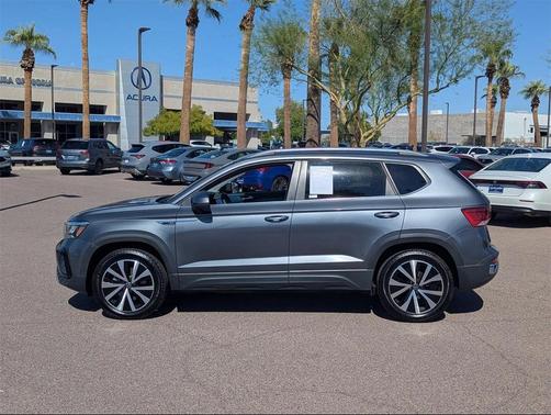 2024 Volkswagen Taos 1.5T SE