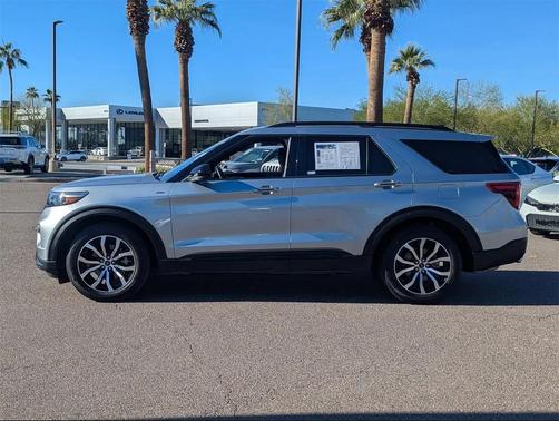2023 Ford Explorer ST-Line