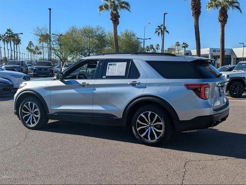 2023 Ford Explorer ST-Line