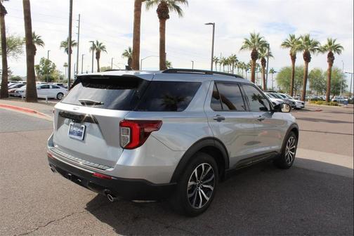 2023 Ford Explorer ST-Line