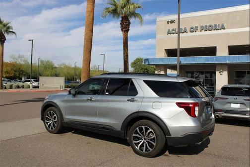 2023 Ford Explorer ST-Line