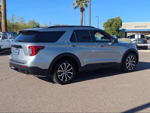 2023 Ford Explorer ST-Line