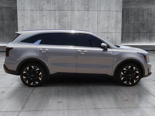Wolf Gray 2024 Kia Sorento SX