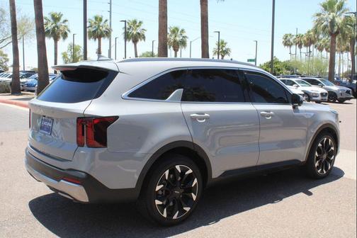Wolf Gray 2024 Kia Sorento SX