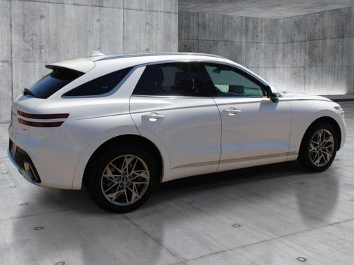 Uyuni White 2025 Genesis GV70 2.5T AWD